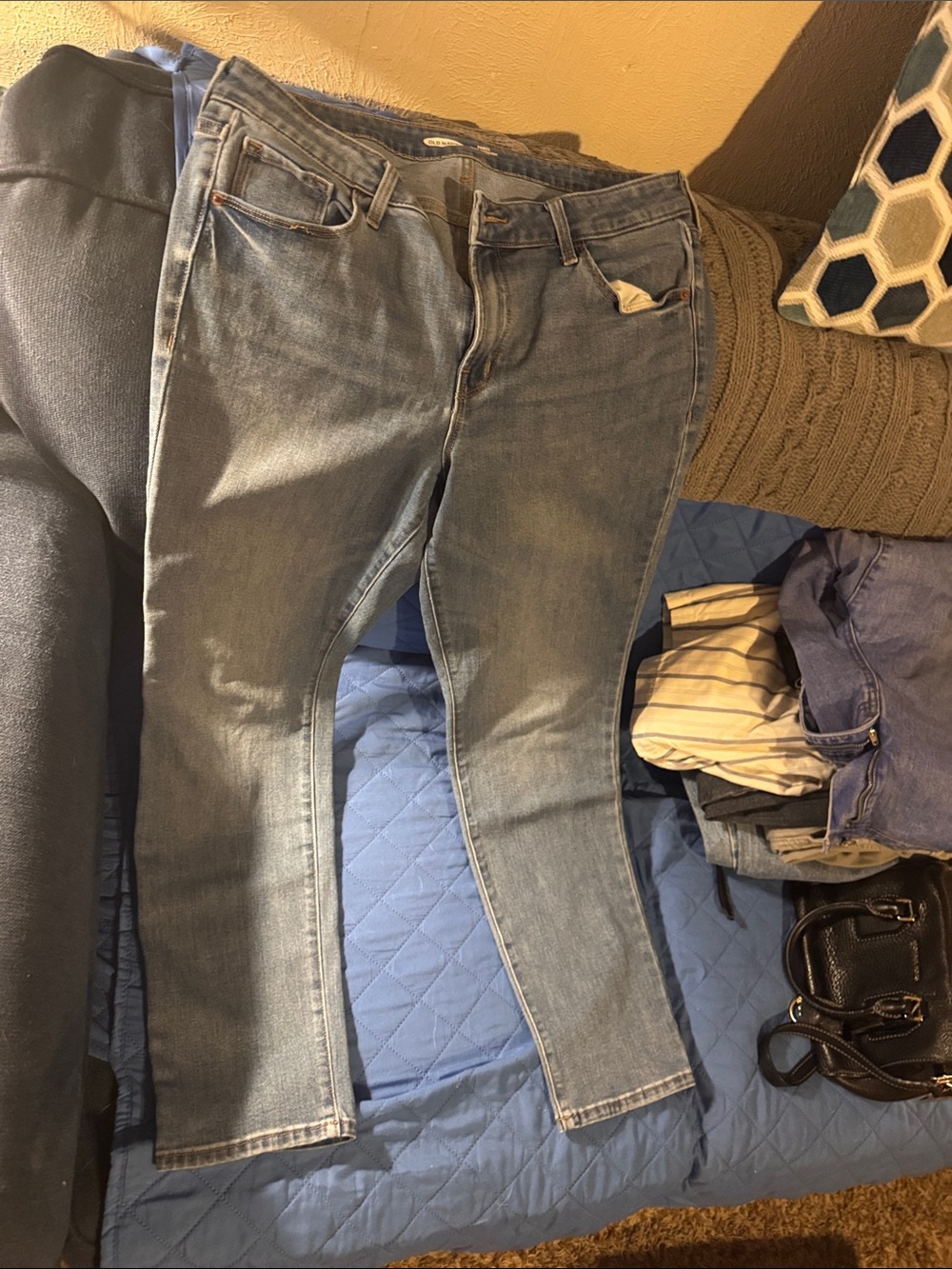 Light Wash Blue Old Navy Women's Jeans - Classic Slim Fit Size 12